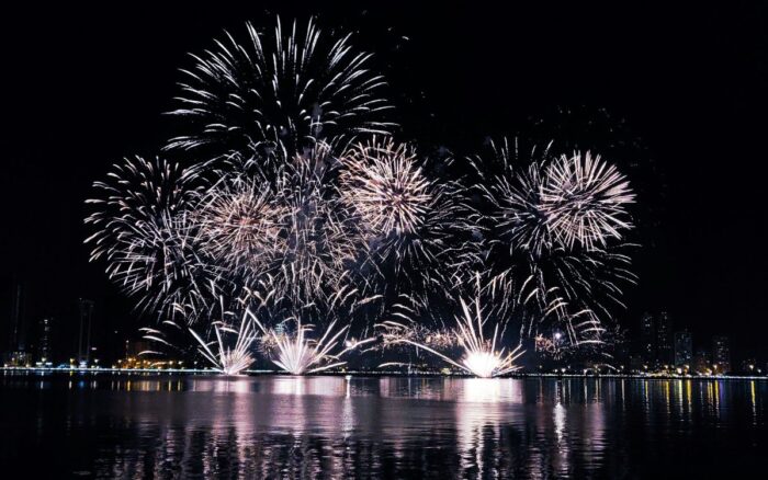 pirotecnia-contaminacion-impacto-ambiental-700x438