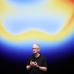 Screenshot 2026-03-12 at 18-03-04 Apple cumple 50 años Tim Cook recuerda el garaje donde empezó Steve Jobs - Infobae